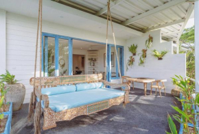 Pipeline - Breezy 1 Bedroom Oceanfront Apartment by Triang Villas